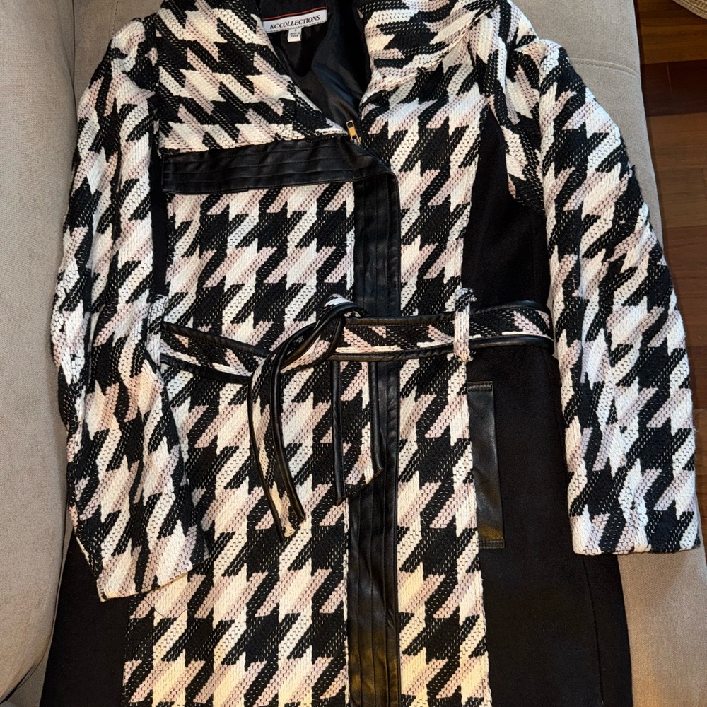 Chic Houndstooth Trench Coat in Black, Pink and White